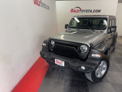Used 2019 Jeep Wrangler Unlimited Sport S image 2