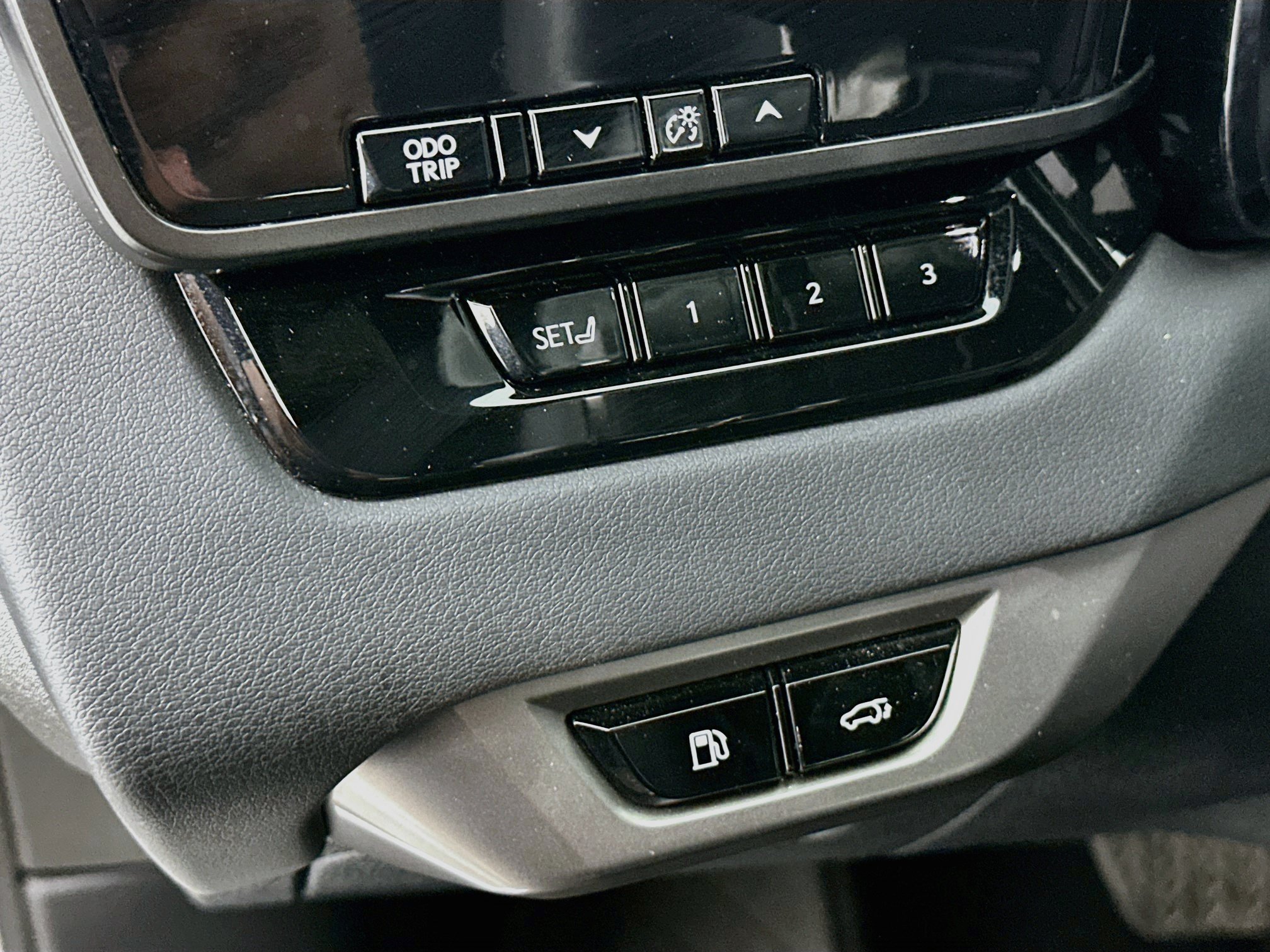 Used 2024 Lexus RX 350 Premium w/ Convenience Package FWD image 17