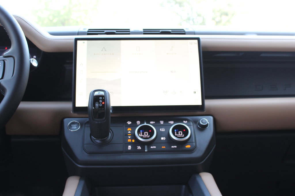 New 2026 Land Rover Defender 110 S AWD/4WD image 9