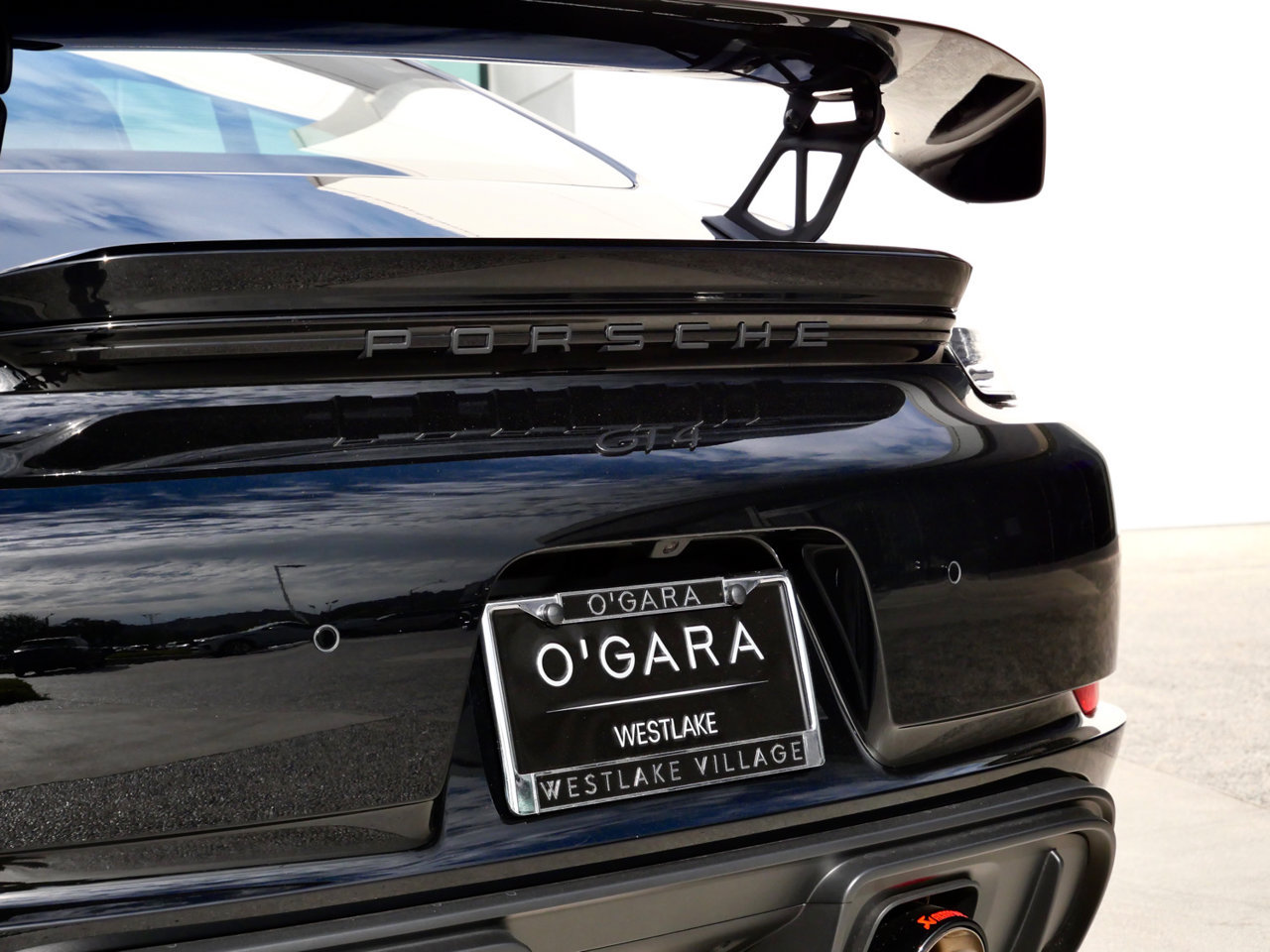 Used 2022 Porsche 718 Cayman GT4 RWD image 8