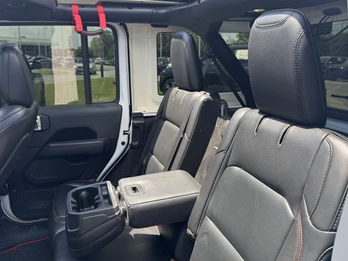 Used 2019 Jeep Wrangler Unlimited Rubicon w/ Advanced Safety Group AWD/4WD image 33