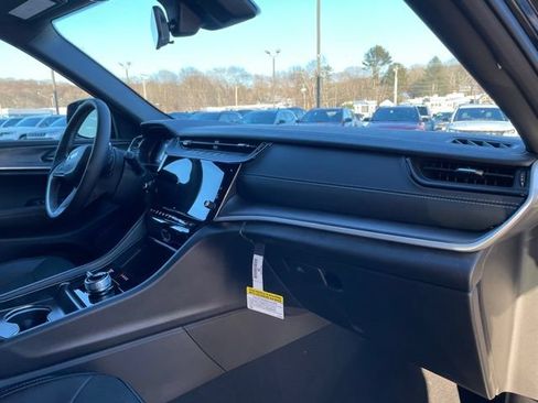 New 2026 Jeep Grand Cherokee Altitude AWD/4WD image 30