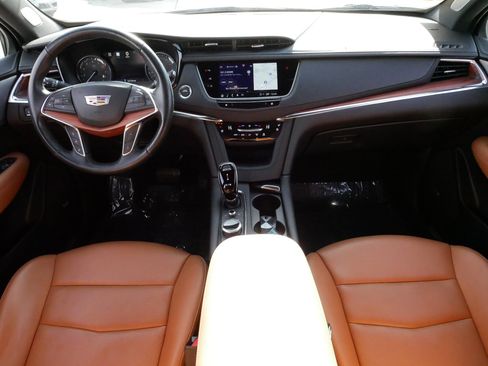 Used 2023 Cadillac XT5 Premium Luxury image 10