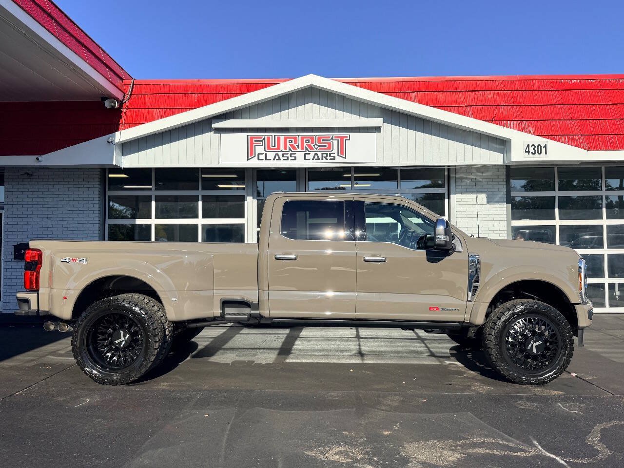 Used 2027 Ford F450 Platinum w/ Platinum Plus Package AWD/4WD image 11