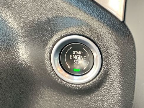 Used 2023 Chevrolet Silverado 1500 Custom image 34