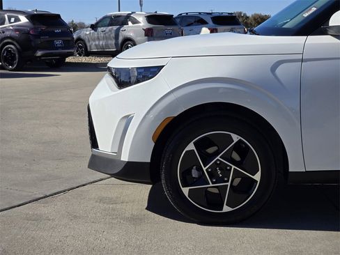 Certified 2025 Kia Soul EX image 14