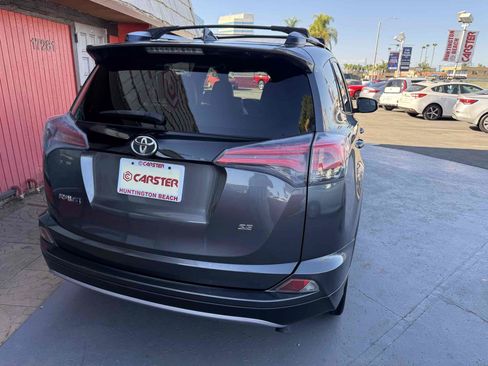 Used 2018 Toyota RAV4 SE w/ All Weather Liner Package FWD image 4