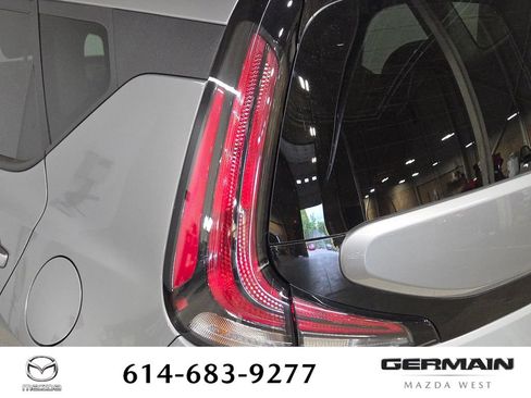 Used 2024 Kia Soul LX w/ Option Group 015 FWD image 17