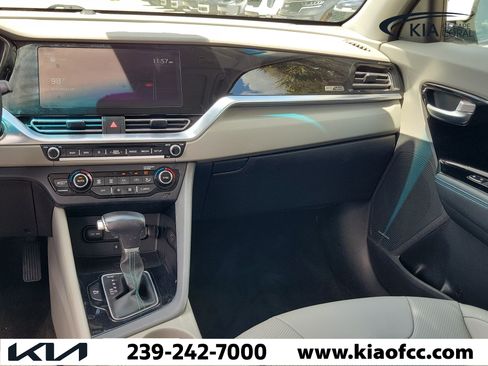 Used 2021 Kia Niro EX Premium FWD image 18