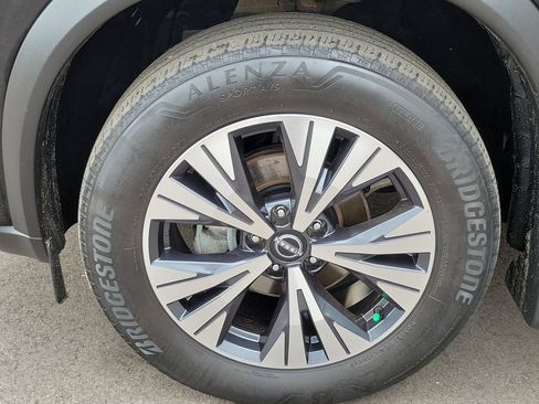 Used 2023 Nissan Rogue SV AWD/4WD image 6