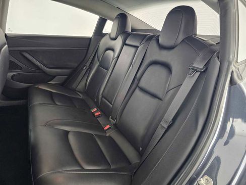 Used 2020 Tesla Model 3 Standard Range image 17