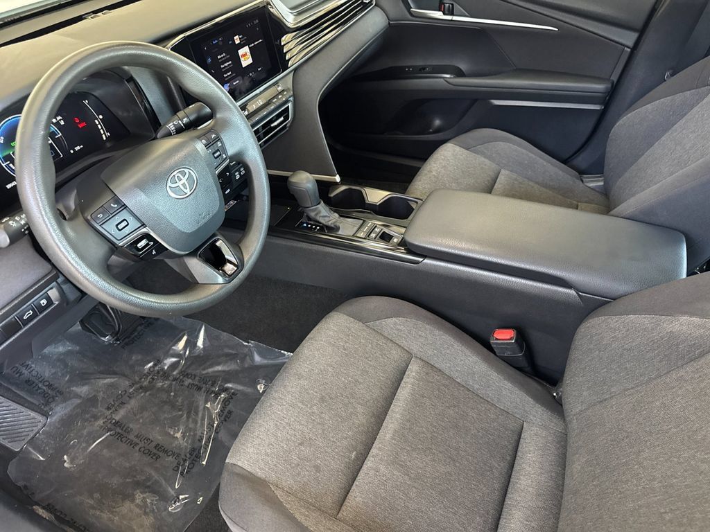 Used 2025 Toyota Camry LE FWD image 9