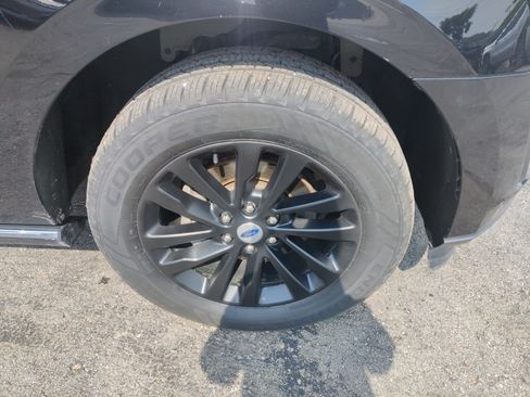 Used 2019 Ford Expedition Max Limited w/ Equipment Group 301A image 3