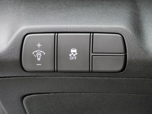 Certified 2025 Hyundai Elantra Sport image 21