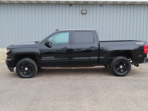 Used 2017 Chevrolet Silverado 1500 LT w/ All Star Edition AWD/4WD image 7