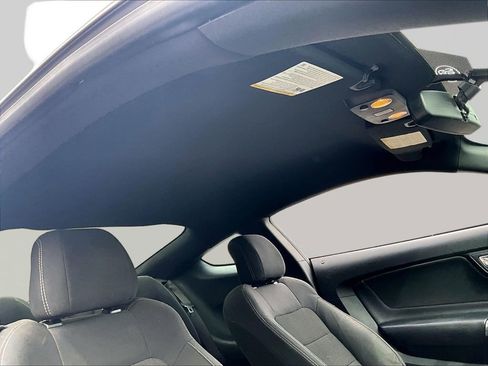 Used 2017 Ford Mustang Coupe image 19