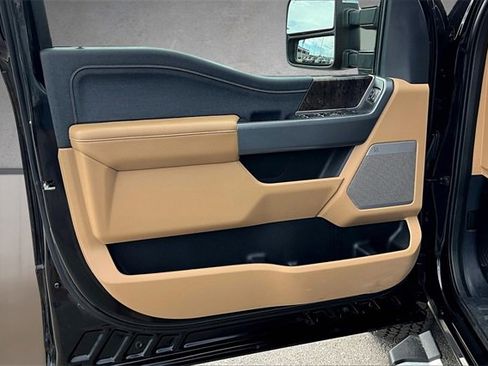 Used 2024 Ford F250 Lariat w/ Chrome Package image 16