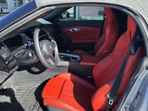 Certified 2022 BMW Z4 sDrive30i w/ M Sport Package image 8