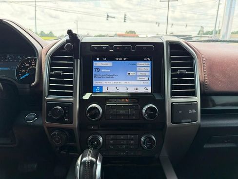 Used 2017 Ford F150 Platinum w/ Equipment Group 701A Luxury AWD/4WD image 36