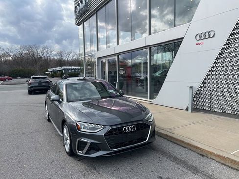 Used 2023 Audi A4 2.0T Premium w/ Convenience Package image 2