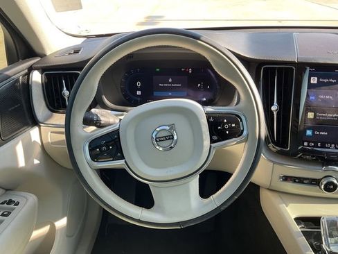 Used 2023 Volvo XC60 B5 Ultimate w/ Climate Package image 24