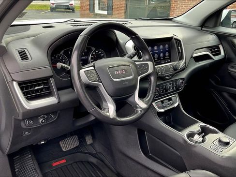 Used 2022 GMC Terrain SLT image 13