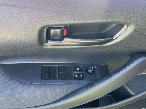 Used 2023 Toyota Corolla LE image 21