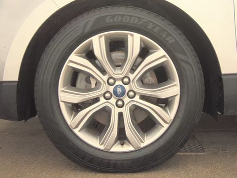 Used 2019 Ford Edge Titanium w/ Cold Weather Package AWD/4WD image 22