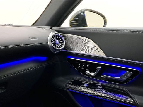 Used 2022 Mercedes-Benz SL 55 AMG 4MATIC image 36