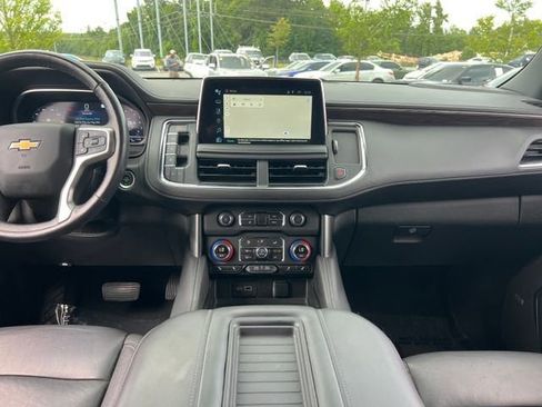 Used 2022 Chevrolet Suburban LT w/ Luxury Package AWD/4WD image 17