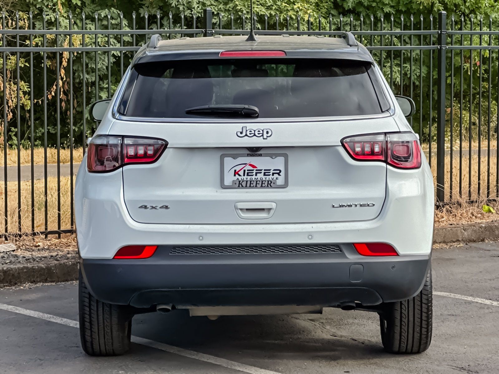 Used 2025 Jeep Compass Limited AWD/4WD image 4