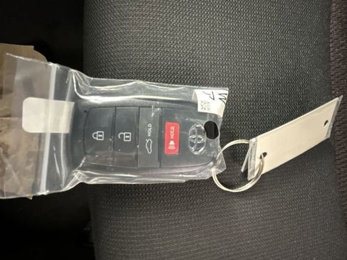 Used 2024 Toyota Corolla SE w/ Convenience Package image 19