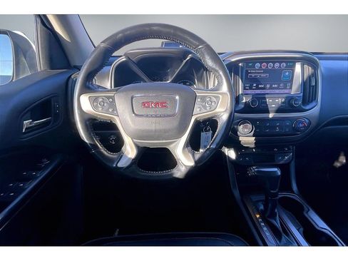 Used 2018 GMC Canyon Denali image 8