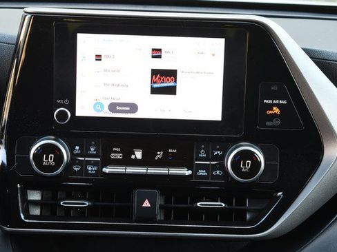 Certified 2025 Toyota Highlander LE AWD/4WD image 19
