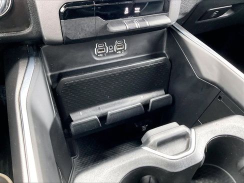 Used 2024 RAM 1500 Laramie AWD/4WD image 32