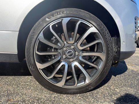 Used 2019 Land Rover Range Rover Long Wheelbase Autobiography image 9