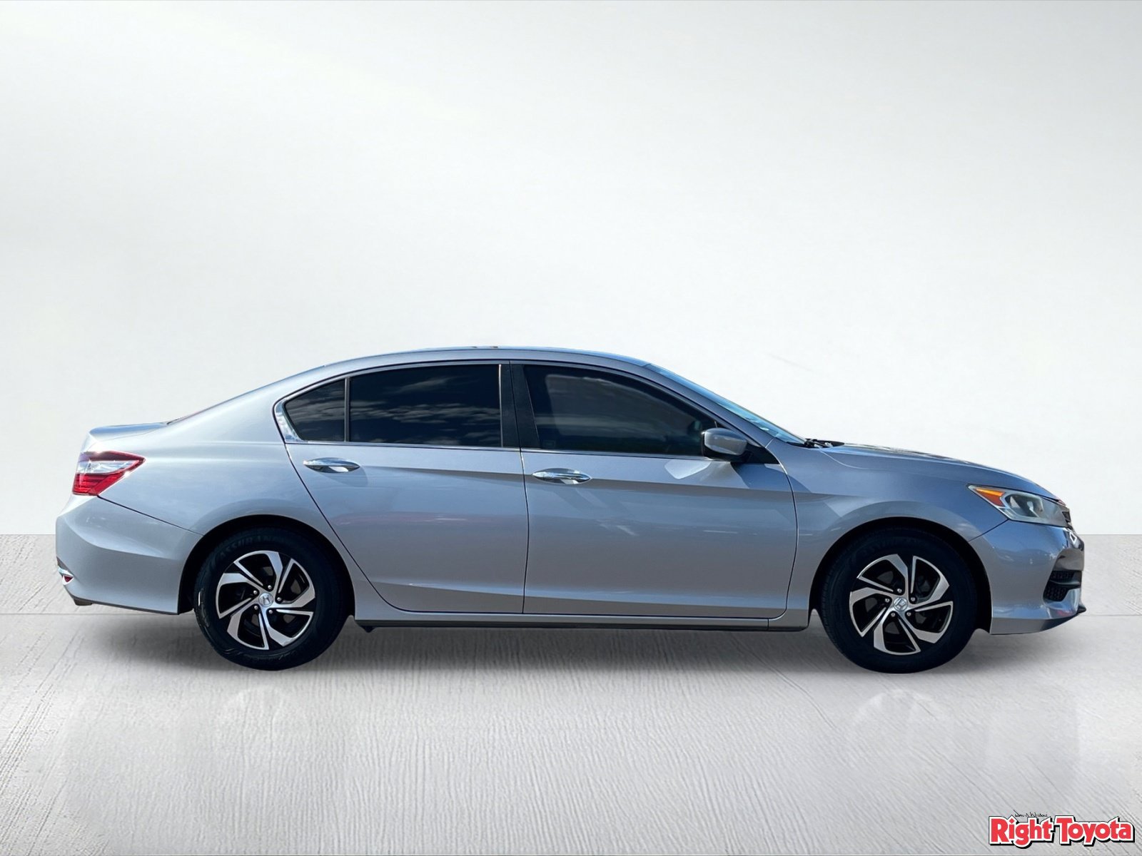 Used 2017 Honda Accord LX image 7
