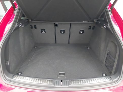 Used 2025 Porsche Macan image 14