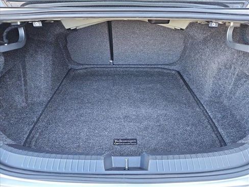Used 2022 Volkswagen Jetta SE w/ Panoramic Sunroof Package FWD image 6