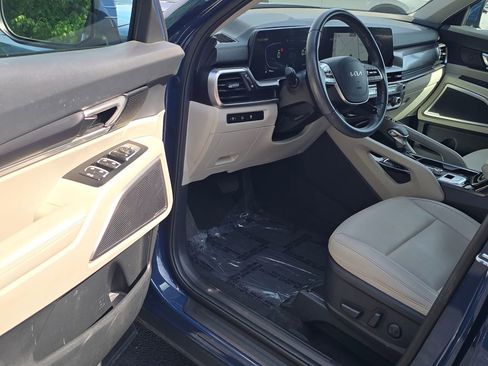 Used 2024 Kia Telluride S w/ S Sunroof Package FWD image 9