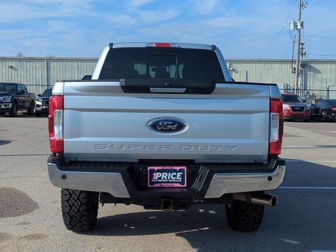 Used 2018 Ford F250 Lariat w/ Chrome Package image 10