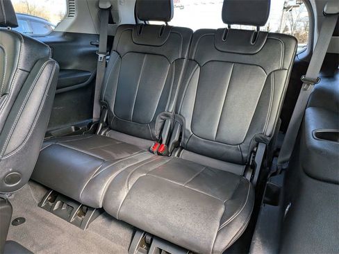 Used 2023 Jeep Grand Cherokee L Limited w/ Black Appearance Package image 27