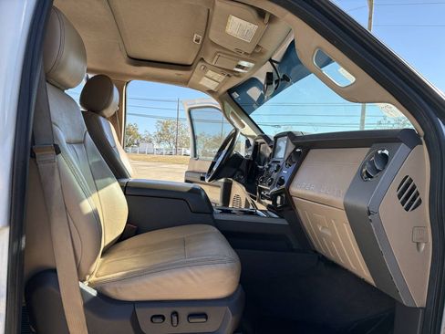 Used 2016 Ford F250 Lariat w/ Lariat Ultimate Package AWD/4WD image 16
