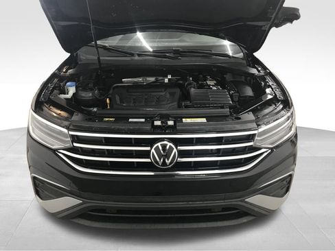 Used 2024 Volkswagen Tiguan SE image 36
