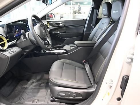 New 2026 Chevrolet Trax ACTIV w/ Sunroof Package FWD image 9
