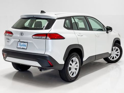 Used 2024 Toyota Corolla Cross L FWD image 33