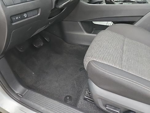 Used 2023 Nissan Rogue SV AWD/4WD image 34