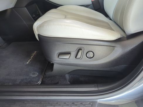 Used 2020 Hyundai Palisade SEL w/ Premium Package image 11