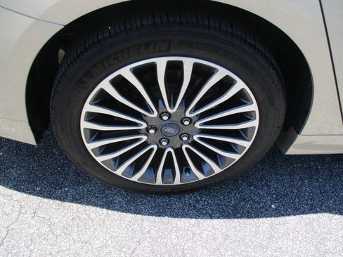Used 2017 Ford Fusion Titanium AWD/4WD image 31