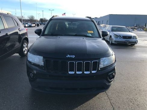 Used 2011 Jeep Compass Sport image 2